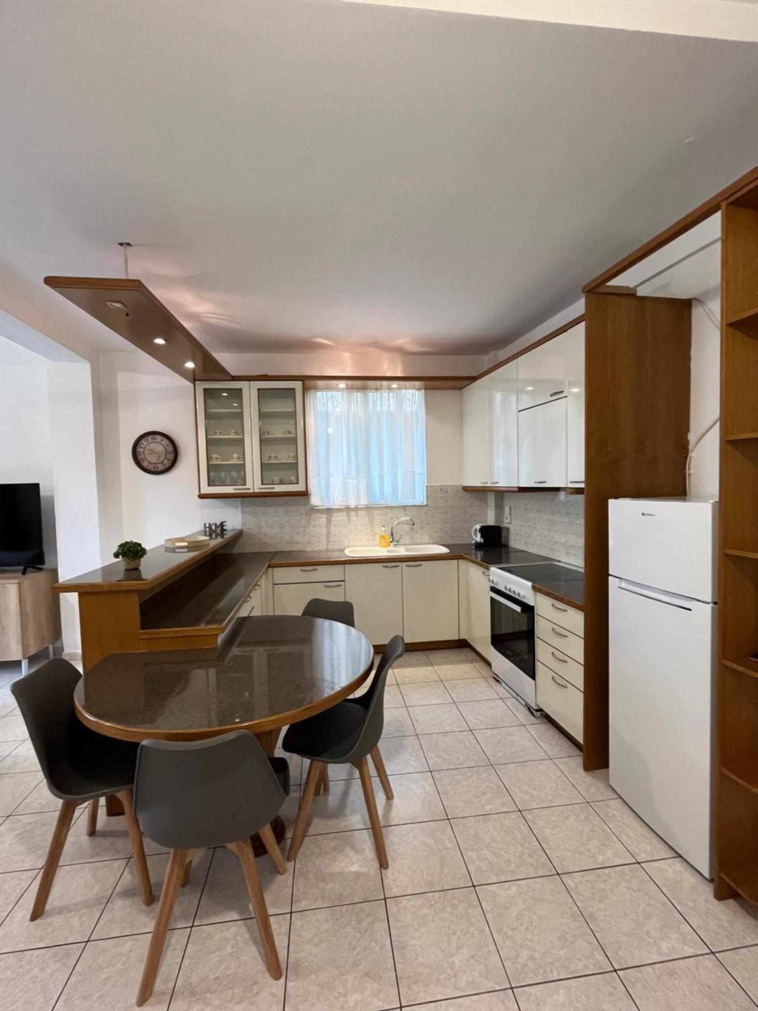 Hermanos City Apartment'S Heraklion  Bagian luar foto